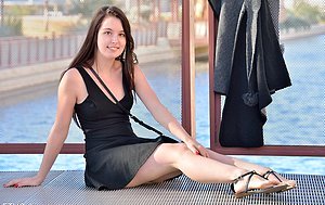 Endearing amateur babe exposing her needy pussy while outdoors